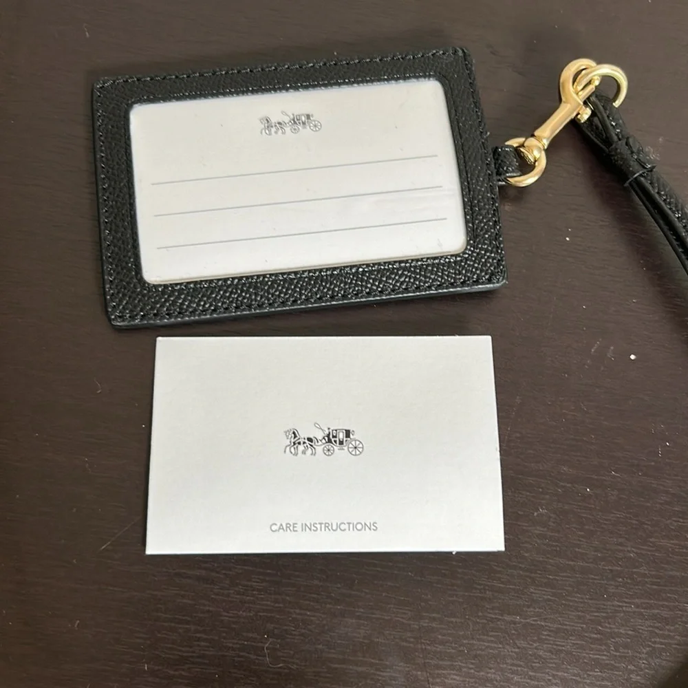 COACH Id Lanyard Black Gold Logo Crossgrain leather Credit Card Slots NEW
